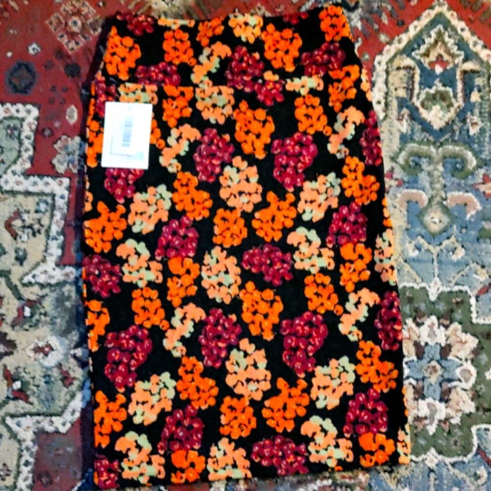 XS LulaRoe Cassie